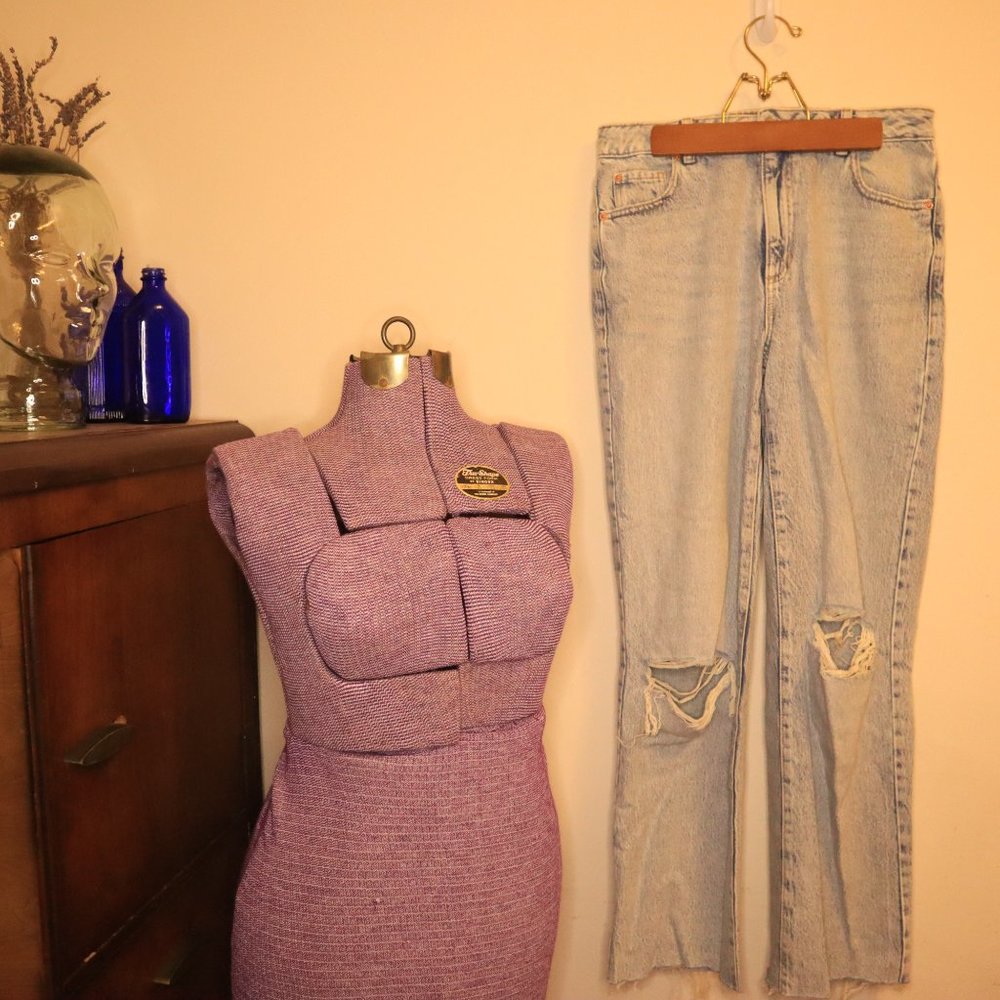 Garage 90s Style Distressed Straight Leg Jean